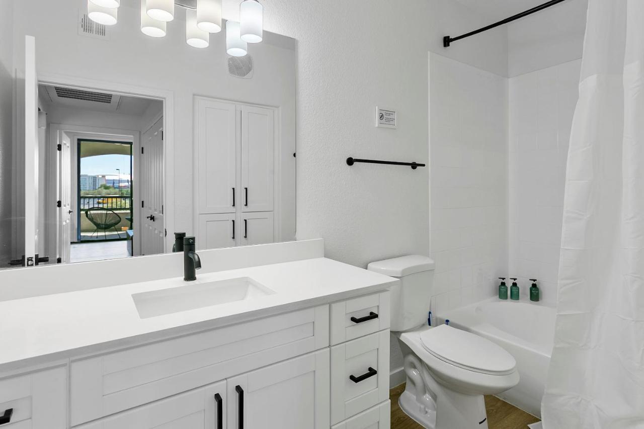 Cozysuites Glendale By The Stadium With Pool 05 ภายนอก รูปภาพ