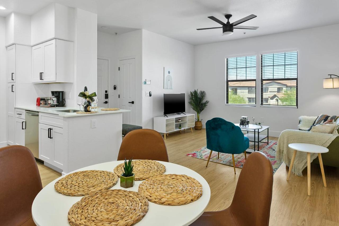 Cozysuites Glendale By The Stadium With Pool 05 ภายนอก รูปภาพ